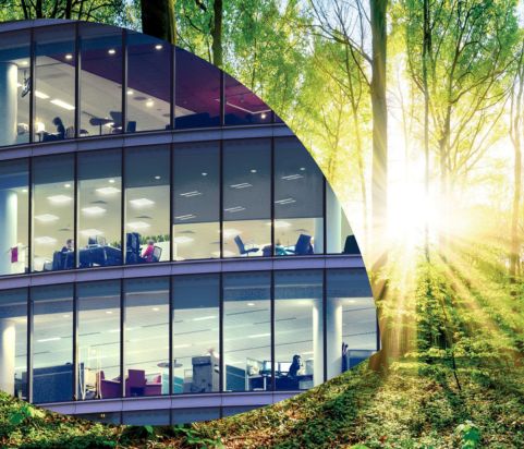 Bâtiment tertiaire éclairé par la lumière naturelle du soleil comme la solution d'éclairage HCL centré sur l'humain LumiNature pour un éclairage au plus proche de celui du soleil